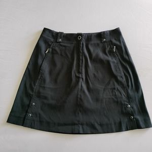 DKNY Golf Woman's Skirt  Size 4 Color Black  Style # 30611